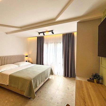 Marthinis Luxury Suites สปลิท ภายนอก รูปภาพ