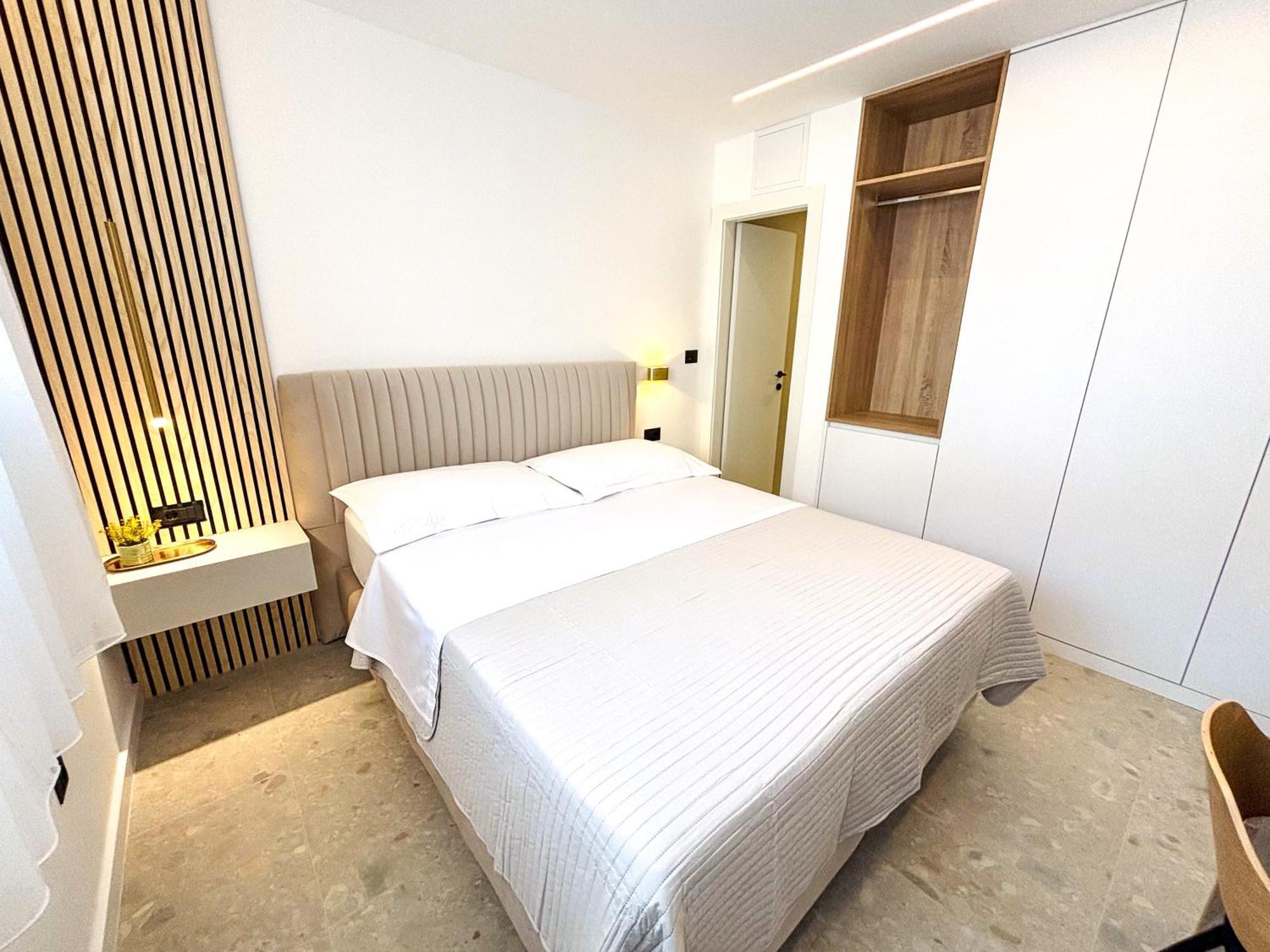 Marthinis Luxury Suites สปลิท ภายนอก รูปภาพ