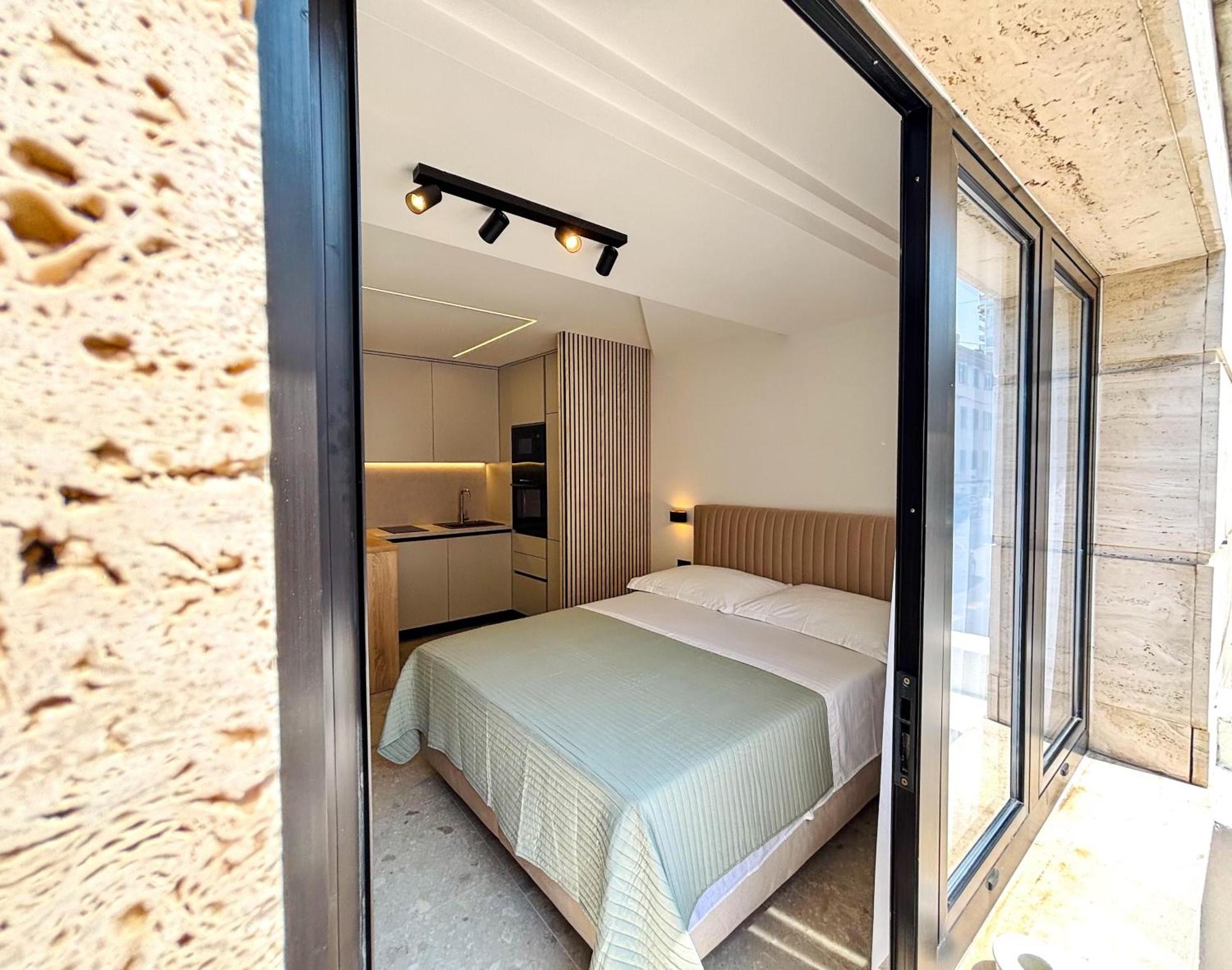 Marthinis Luxury Suites สปลิท ภายนอก รูปภาพ