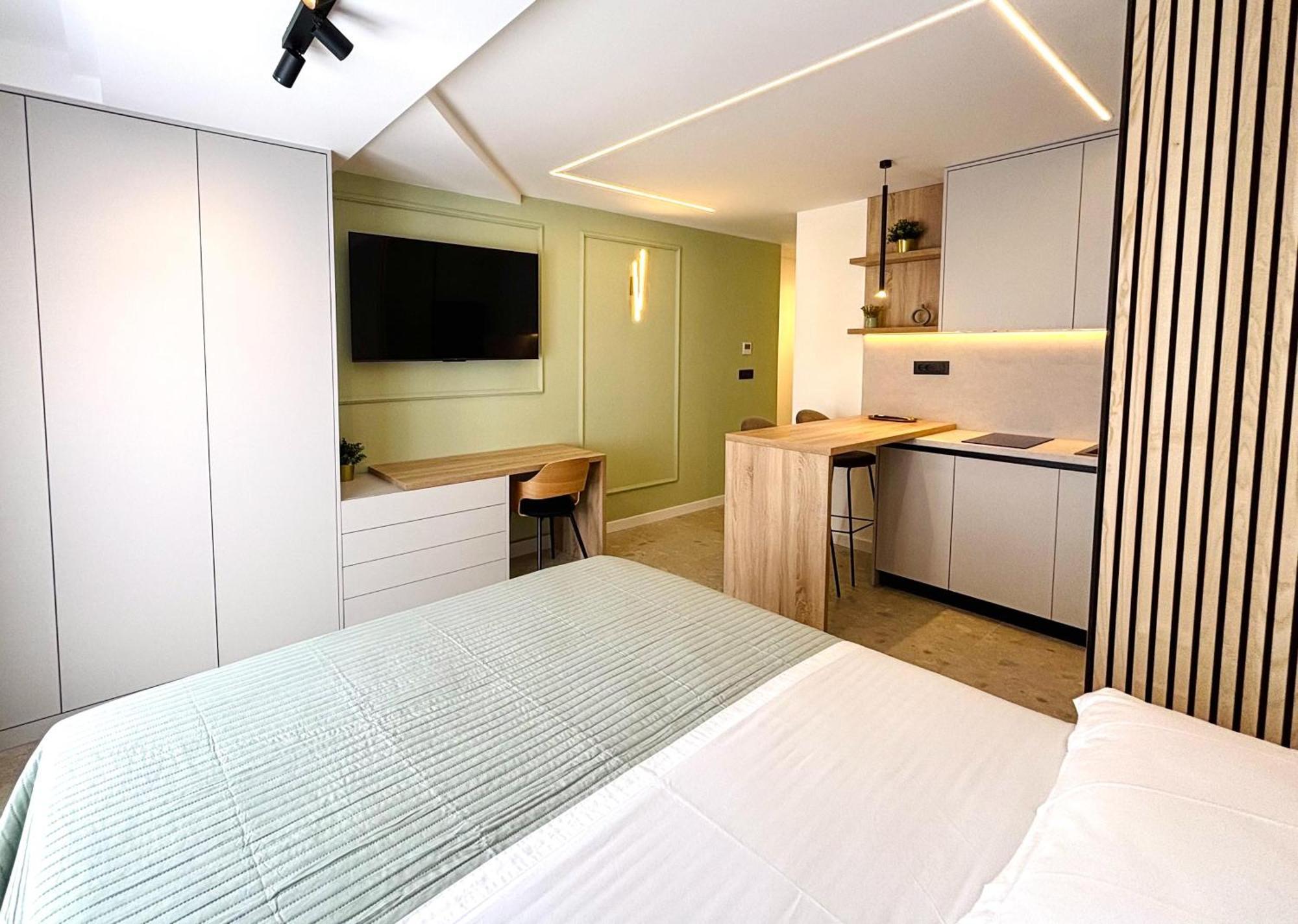 Marthinis Luxury Suites สปลิท ภายนอก รูปภาพ