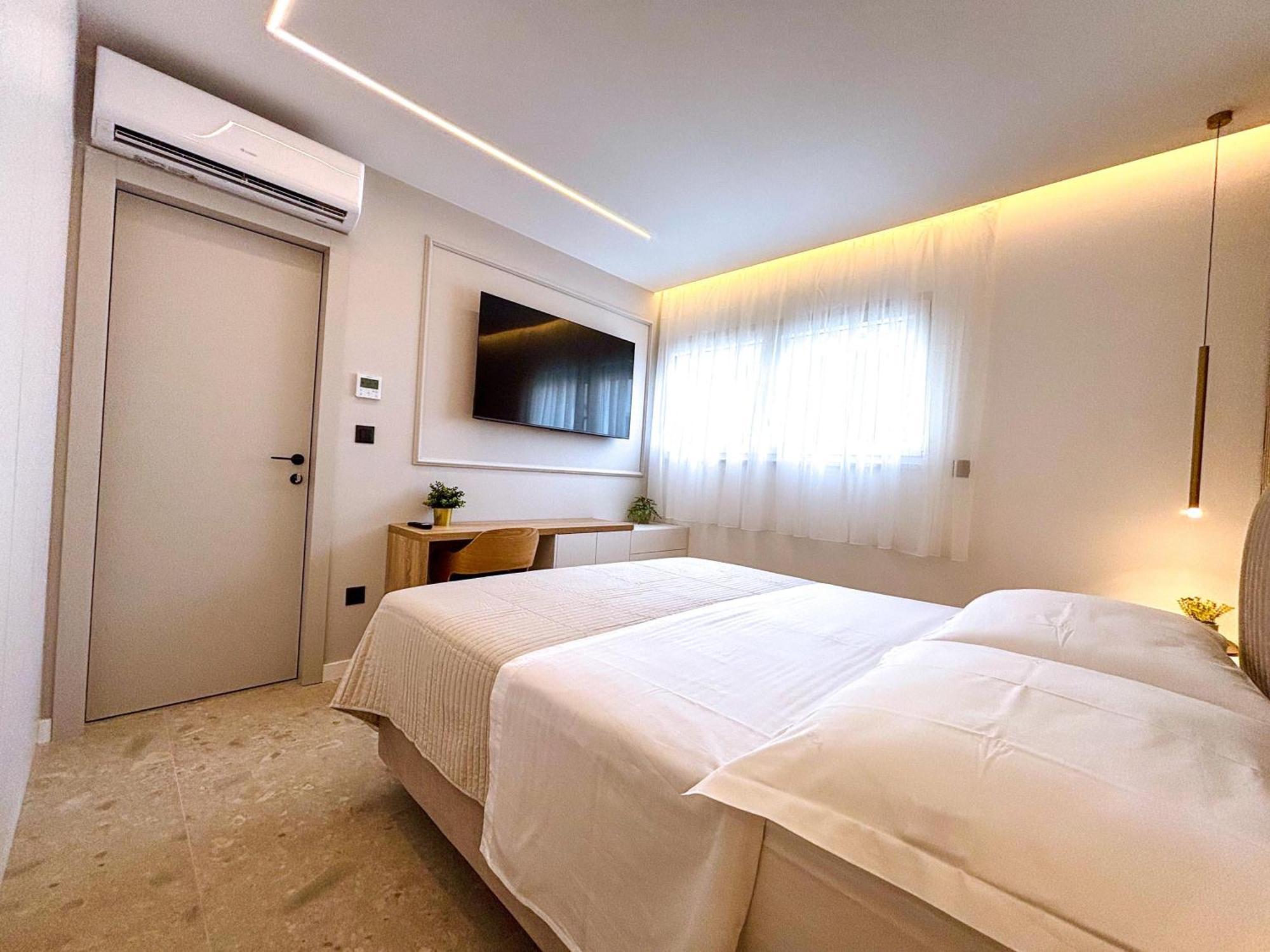 Marthinis Luxury Suites สปลิท ภายนอก รูปภาพ