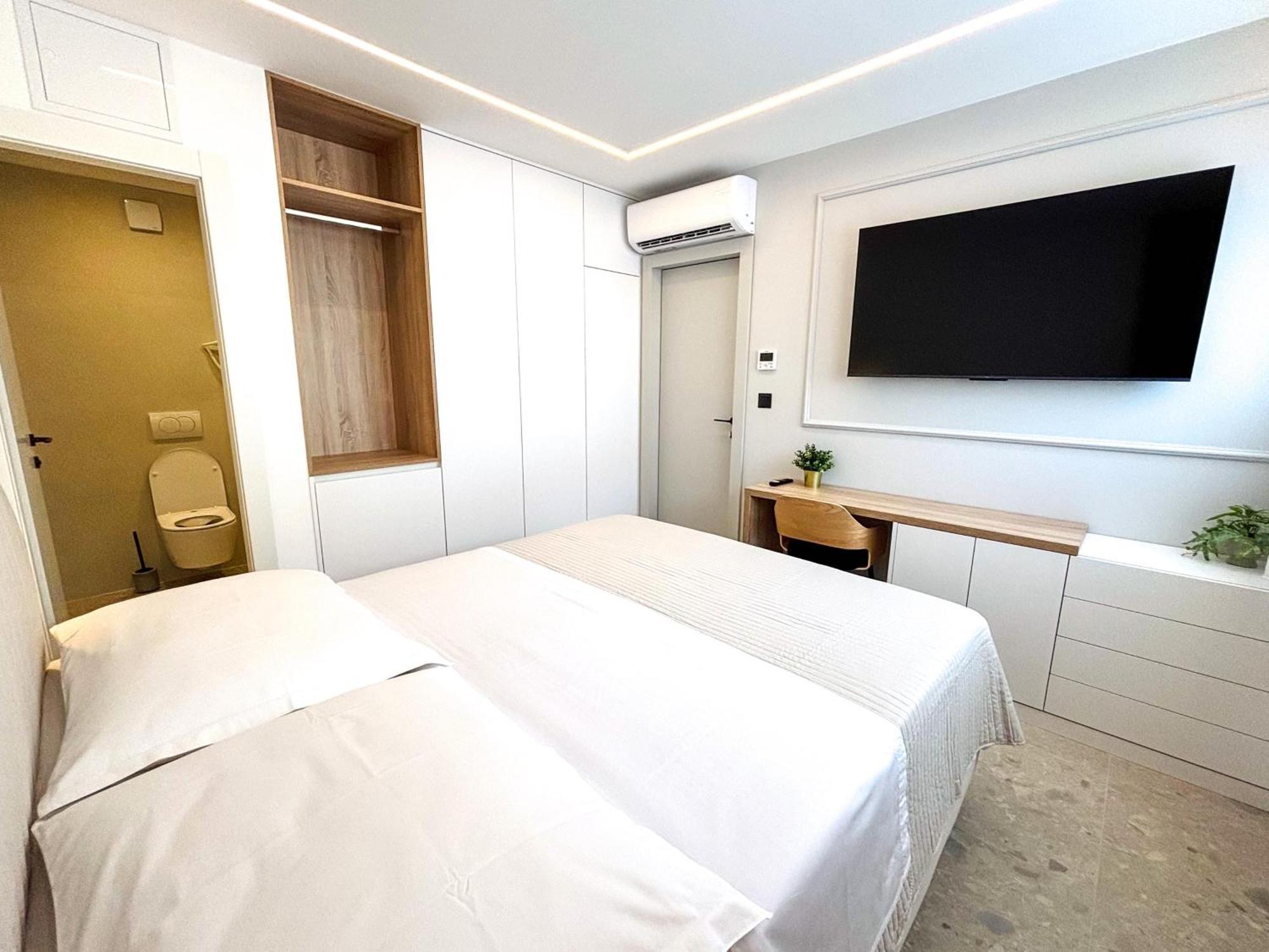 Marthinis Luxury Suites สปลิท ภายนอก รูปภาพ