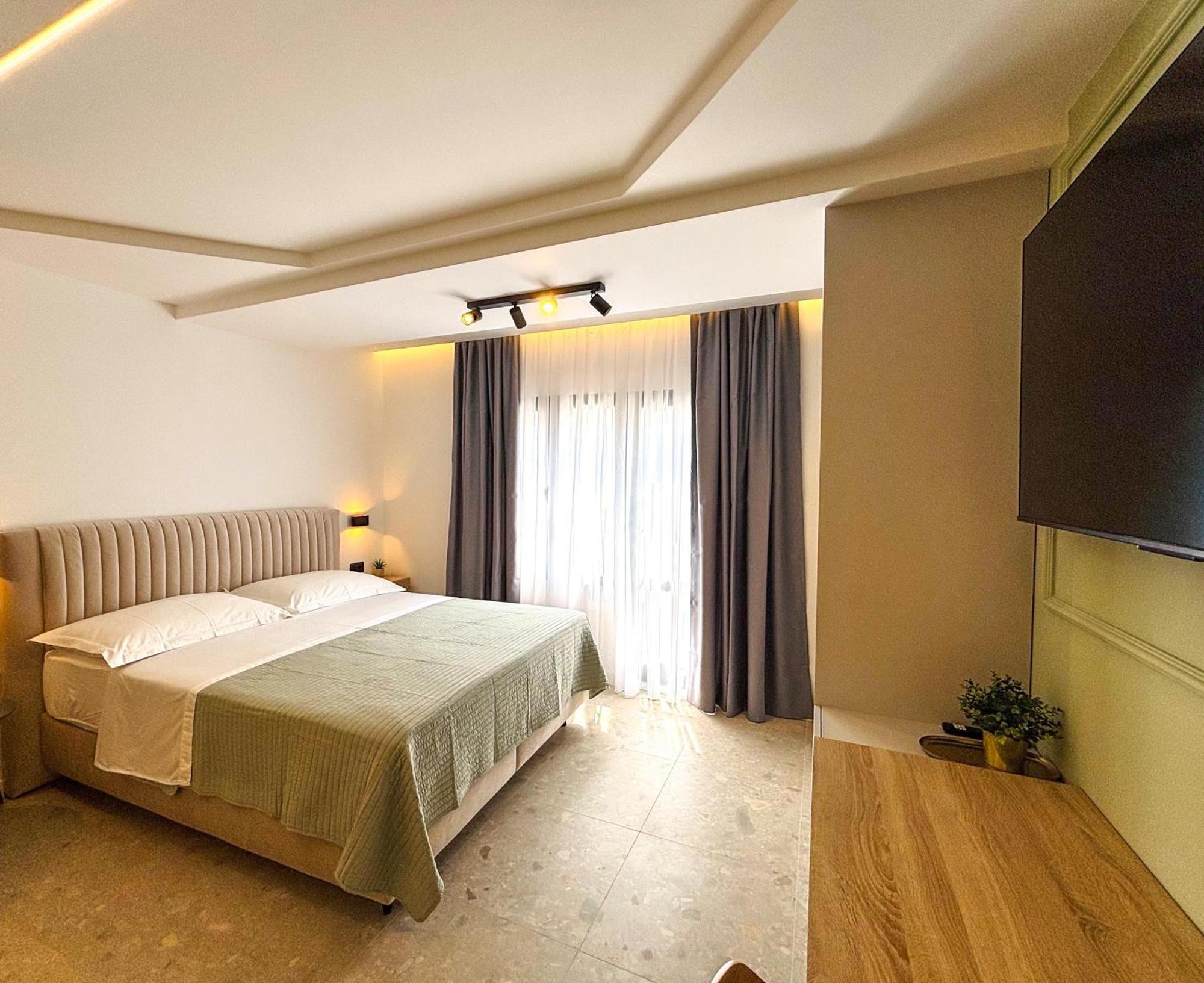 Marthinis Luxury Suites สปลิท ภายนอก รูปภาพ